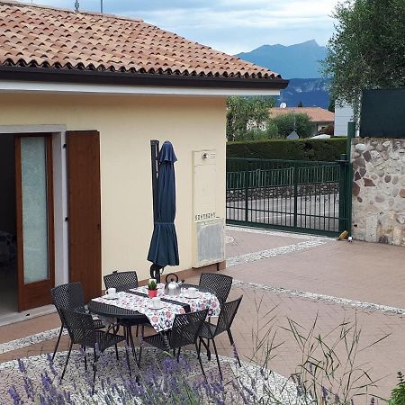 Appartamento Con Giardino A Cisano Di Bardolino Exterior foto