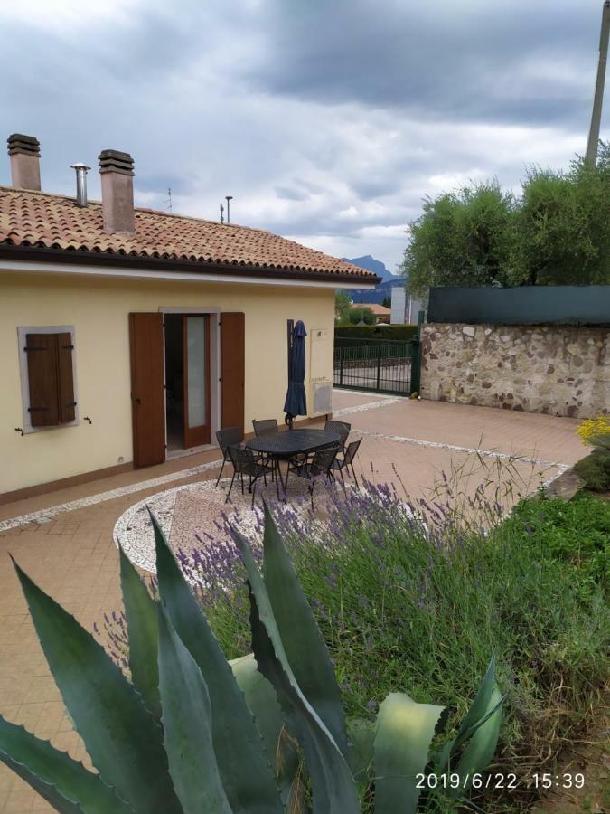 Appartamento Con Giardino A Cisano Di Bardolino Exterior foto