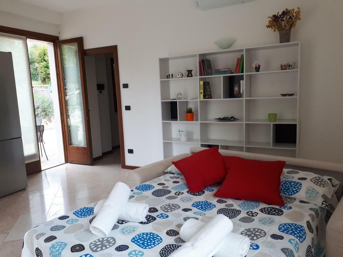 Appartamento Con Giardino A Cisano Di Bardolino Exterior foto