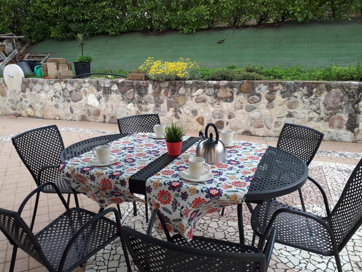 Appartamento Con Giardino A Cisano Di Bardolino Exterior foto